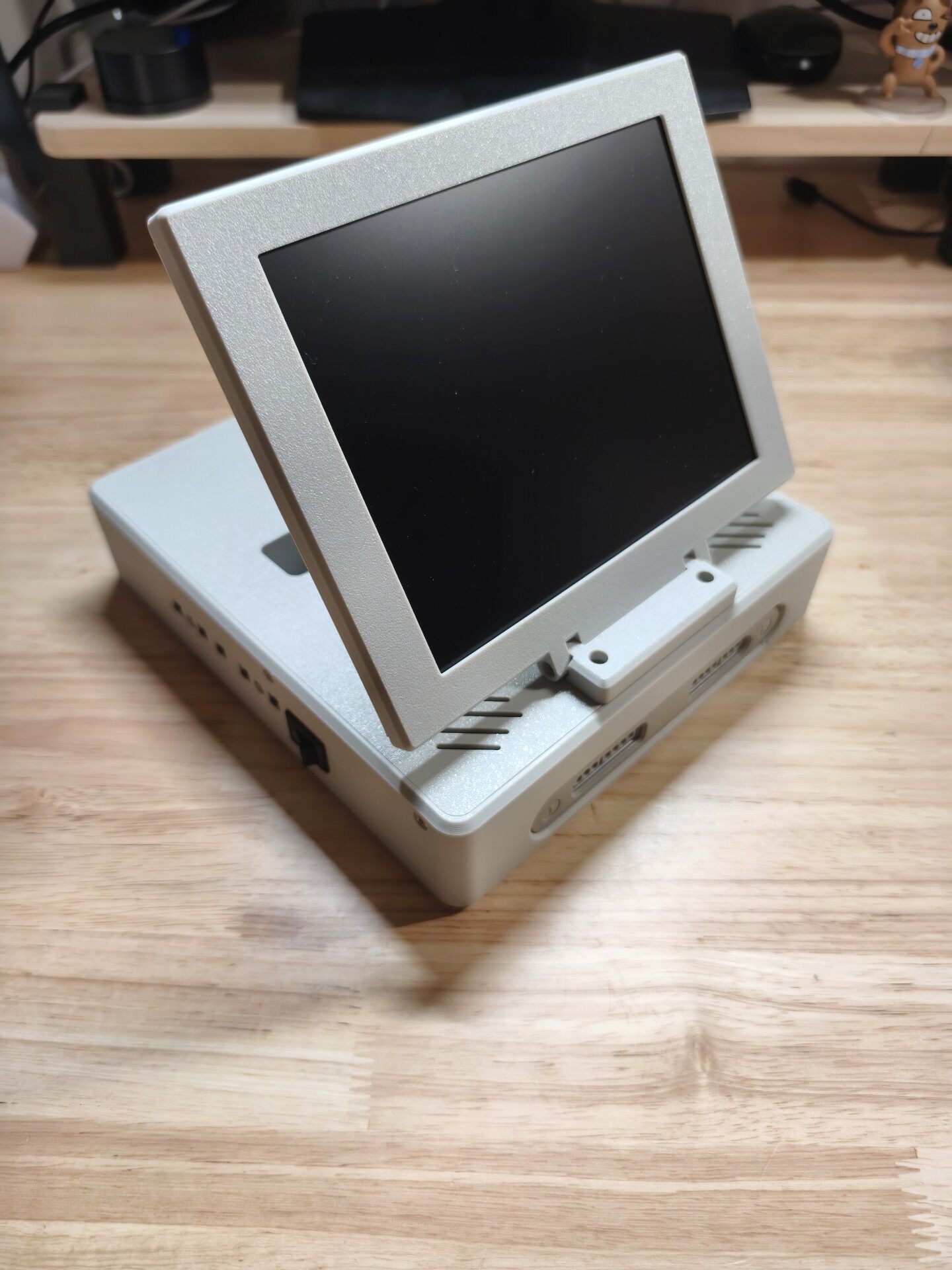 Gaming Console All - クラシックSFC/SNES一体型ゲーム機（8インチ液晶画面＆ステレオサウンド搭載）